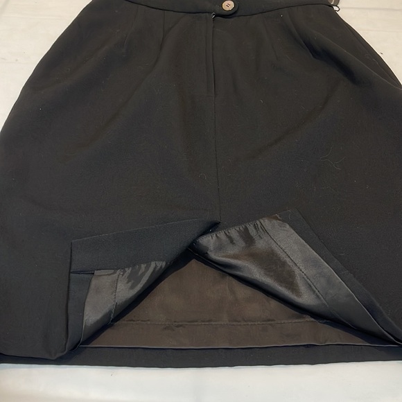 Tahiti women’s black 100% wool black skirt NWT size 10 - Picture 3 of 9